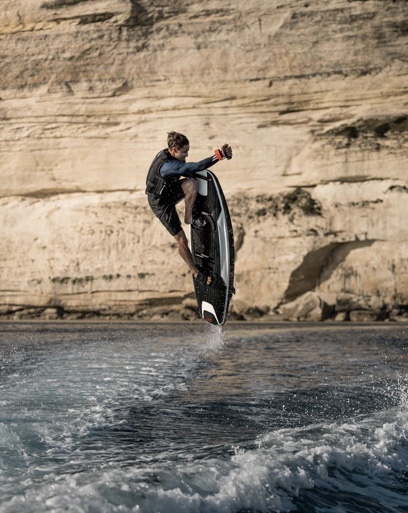 SFRECCIARE SULL'ACQUA CON UN SURF ELETTRICO 2 IMG 0192 4