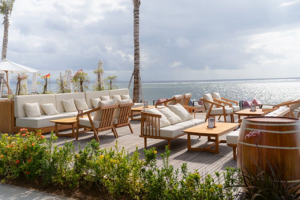 SOOGIORNO A BALI - INDONESIA - AGOSTO 9 sofa 1726044198