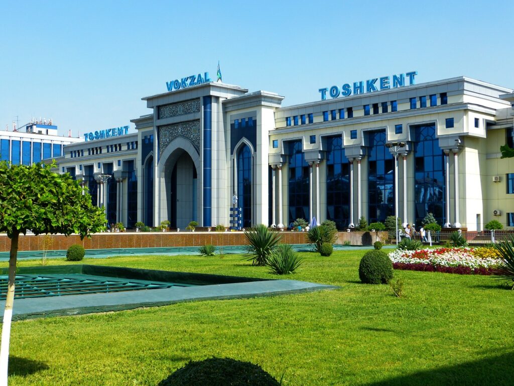 VIAGGIO IN UZBEKISTAN 3 railway station 197035 1280