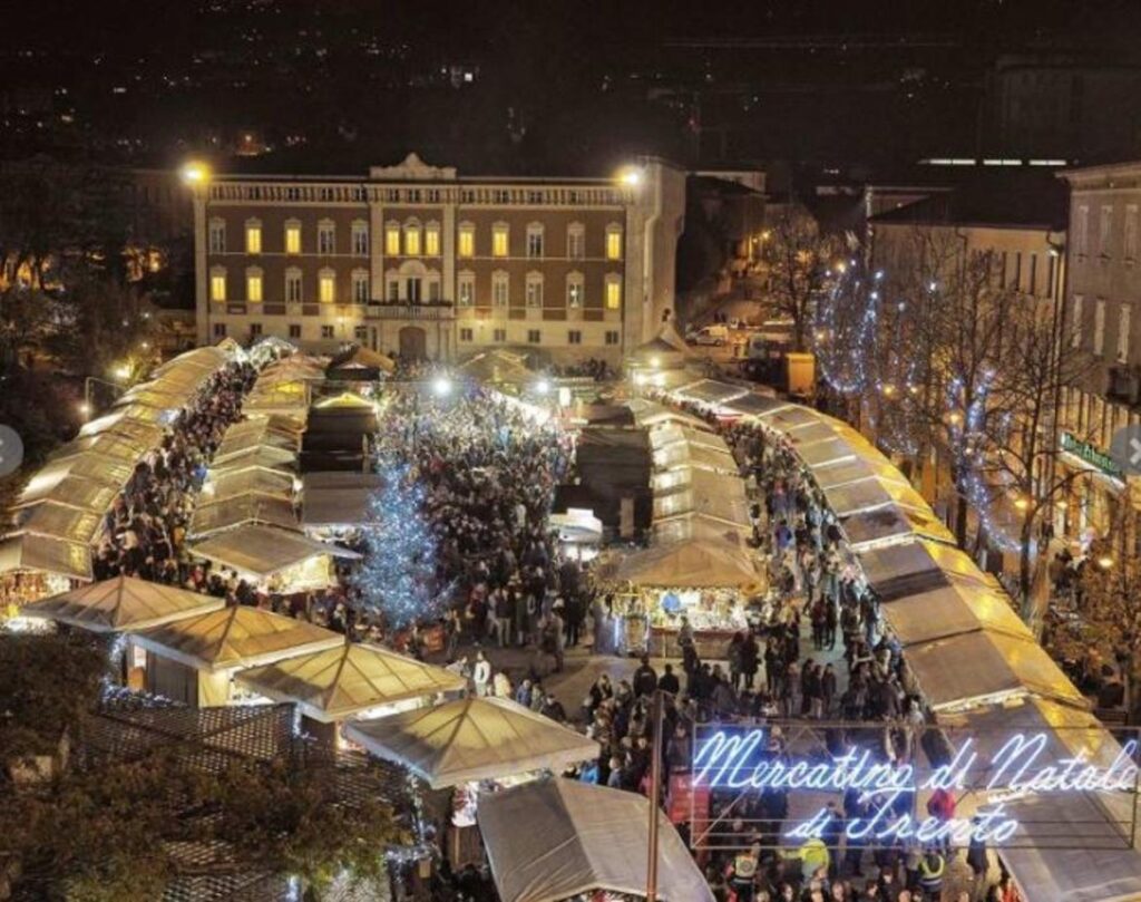 SPECIALE TOUR MERCATINI DI NATALE IN TRENTINO ALTO-ADIGE 6 mercatino di Natale di Trento imagefullwide